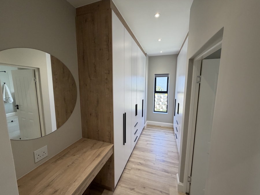 4 Bedroom Property for Sale in Kingswood Golf Estate Western Cape